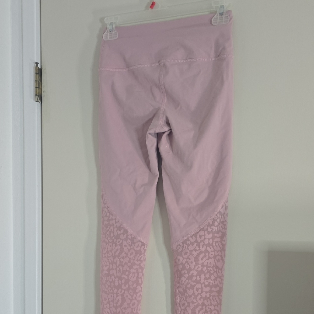 Victoria Secret Sport Light Pink Leopard Print Leggings (EUC)(XS)💖💗💖 - Picture 6 of 7